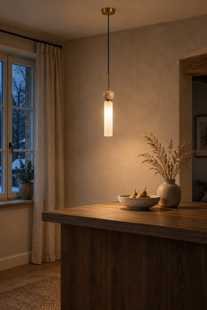 Tischleuchte aus Travertin im Wabi-Sabi-Stil für Schlafzimmer und Nachttisch – Raumansicht