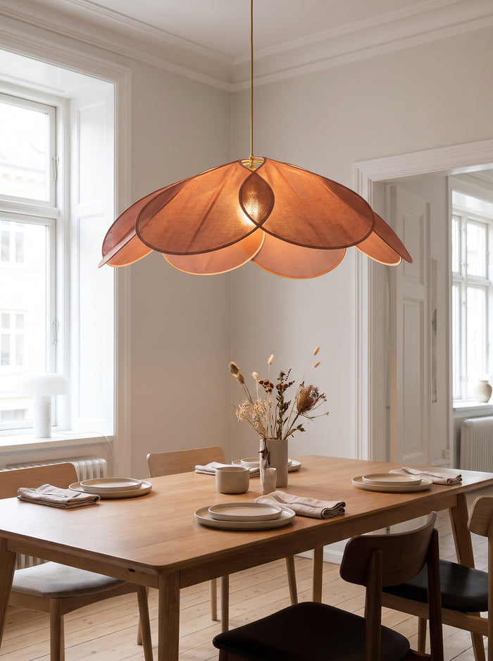 Pendelleuchte mit Stoffschirm im modernen Stil, Raumansicht