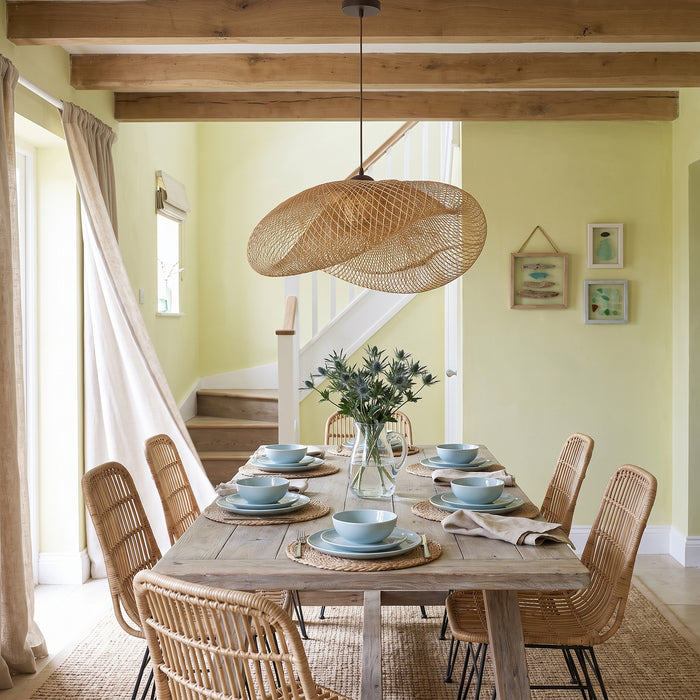 40-80cm Bamboo Weaving LED Pendant Light HandMade Vintage in einem hellen Wohnraum
