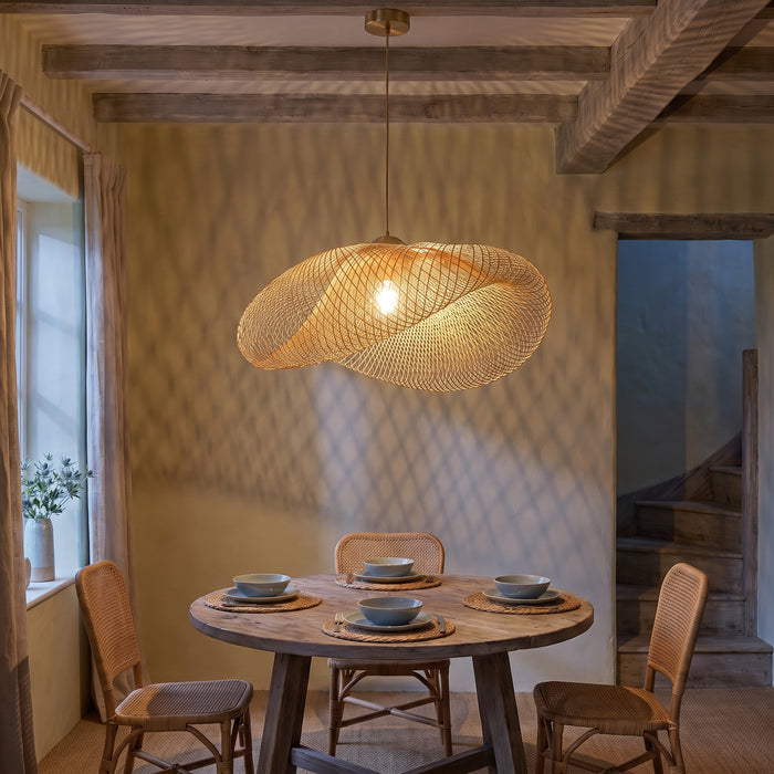 Handgeflochtene Bambus-Pendelleuchte Boho, 40 bis 80 cm eingeschaltet am Abend