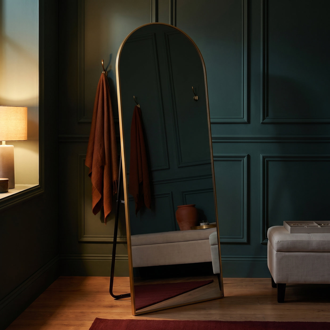 Anajqaqia Tempered Glass Full-length Mirror, Arched im Abendlicht
