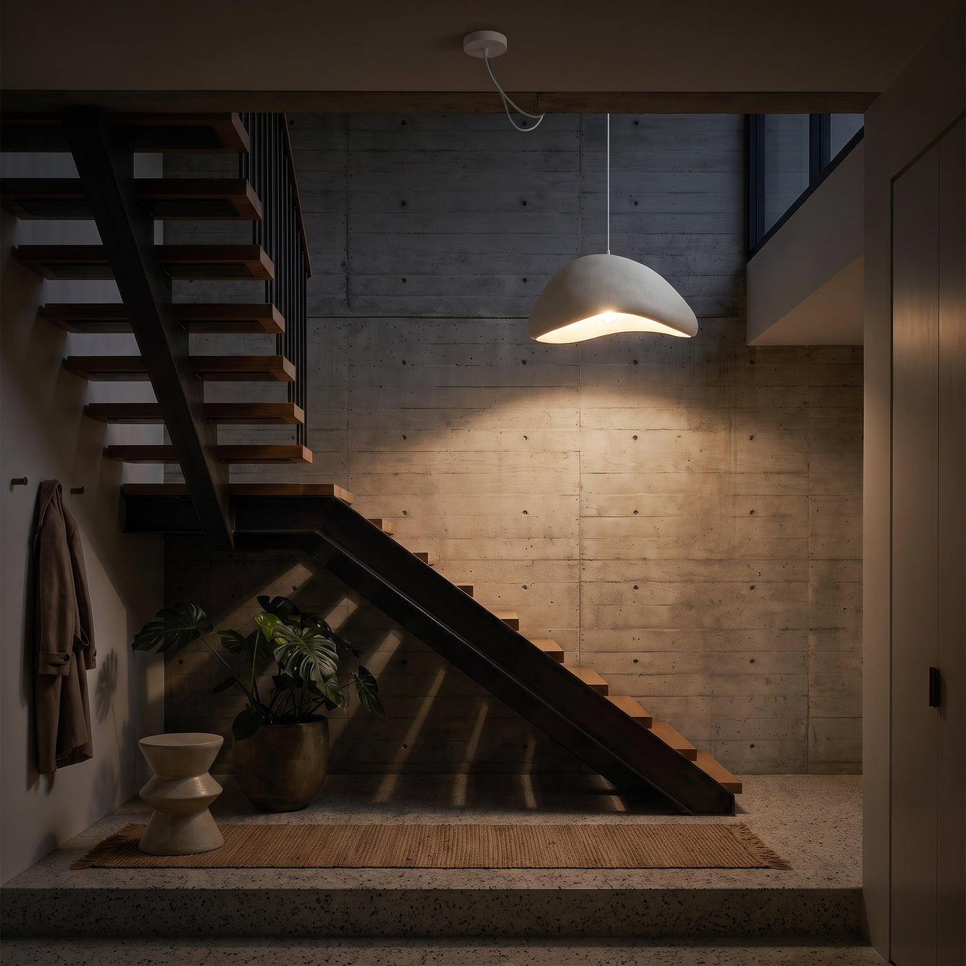 Japanese Wabi-sabi Style Living Room Nordic Lamp eingeschaltet am Abend
